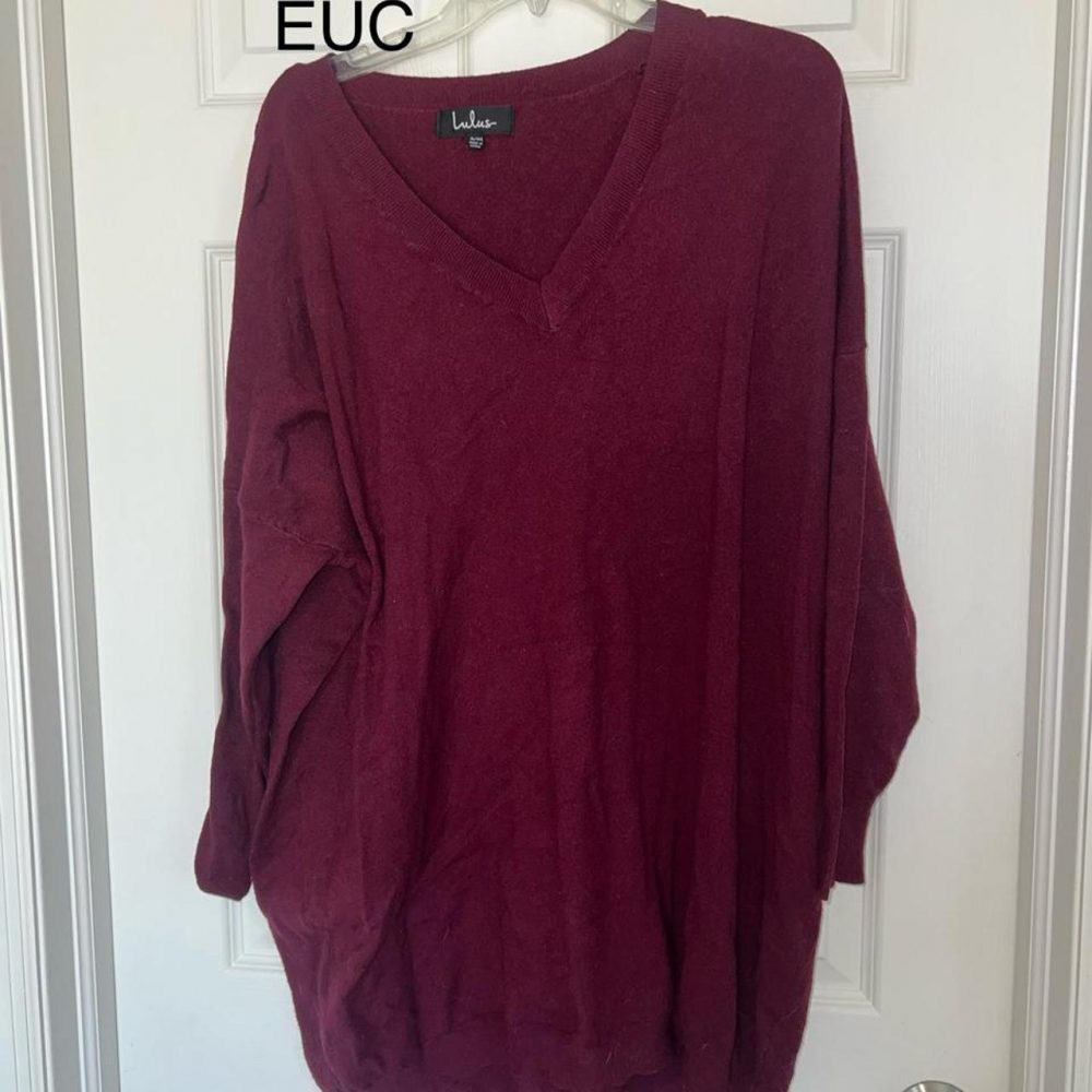 Lulus Burgundy Oversized V Neck Sweater Tunic Size S/M